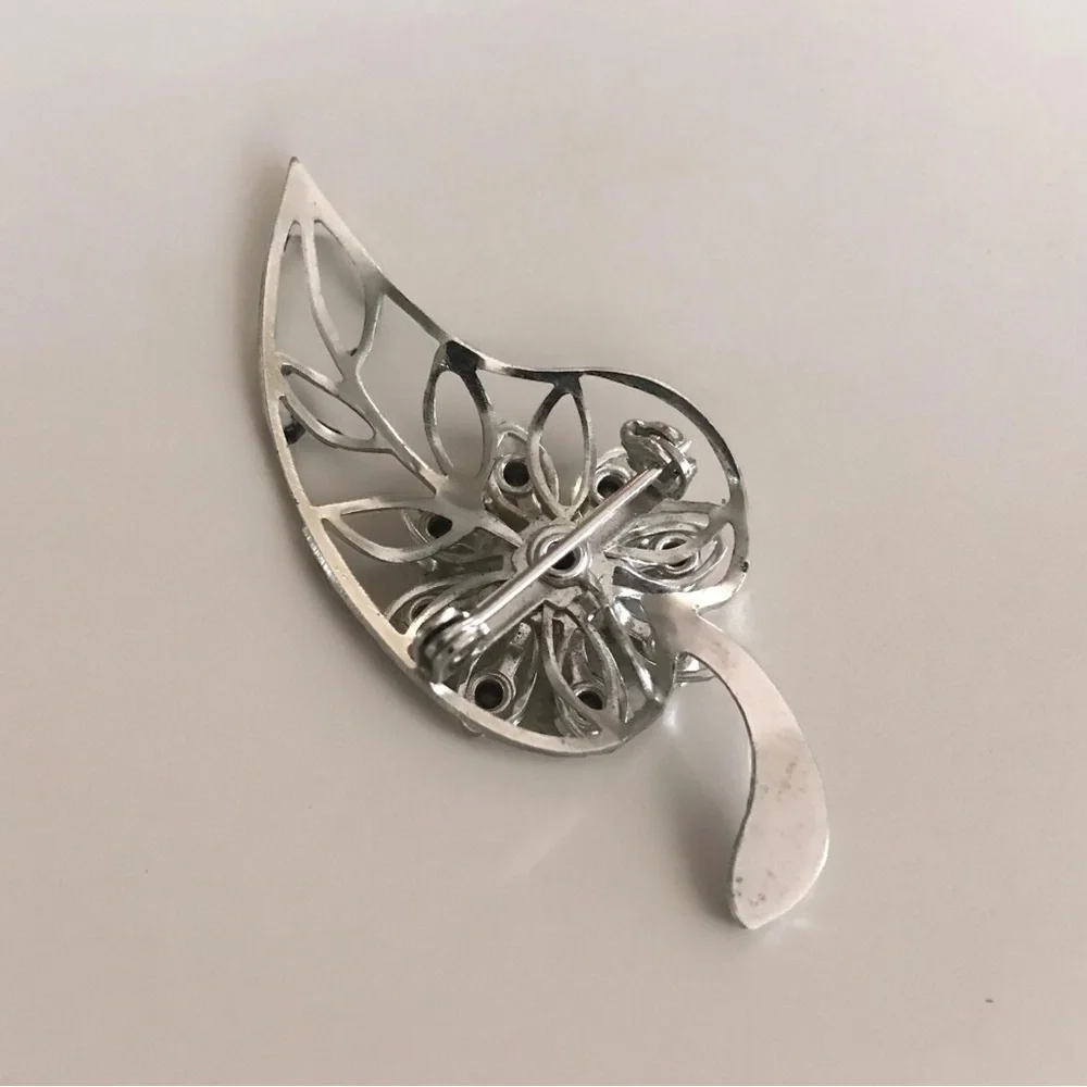 Brooch, Rhinestone Flower on a Cut-Out Leaf, Very Sty…